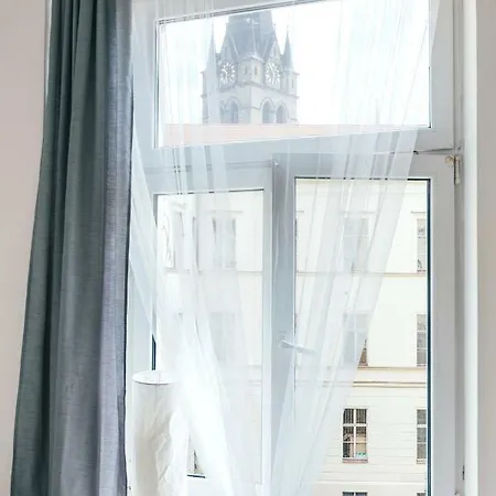 Modern In The Center With Parking Praga
